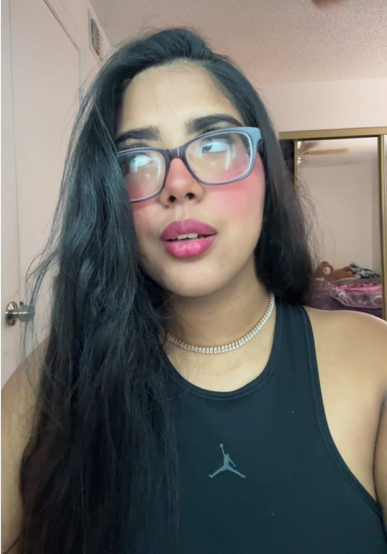 @Yvls