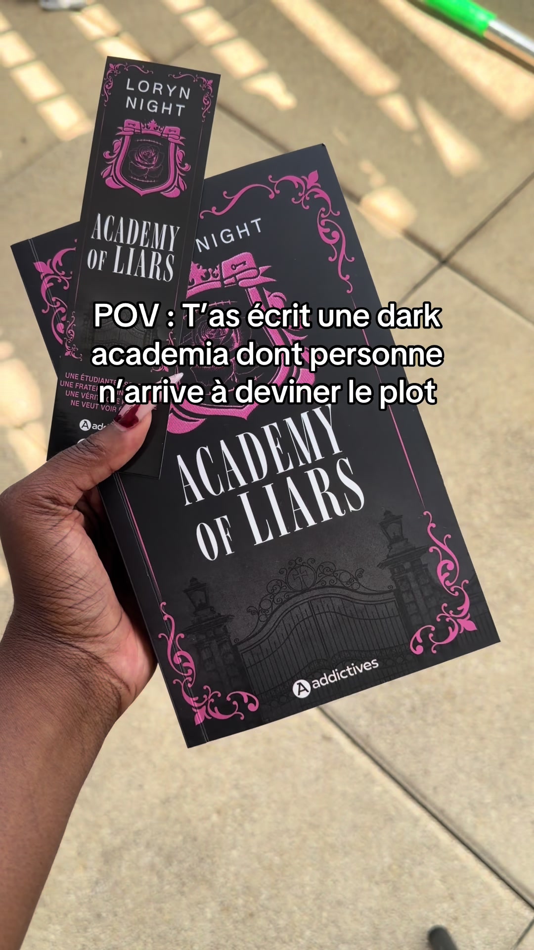 @Loryn Night 📚🖤