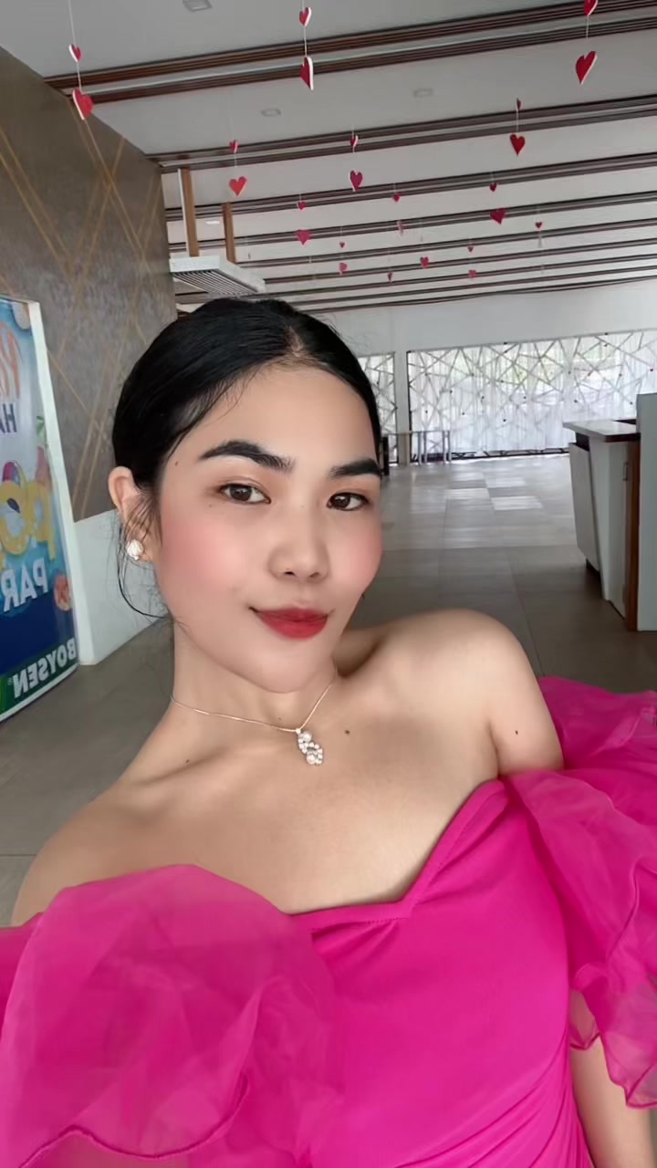 @itsmequeeeny