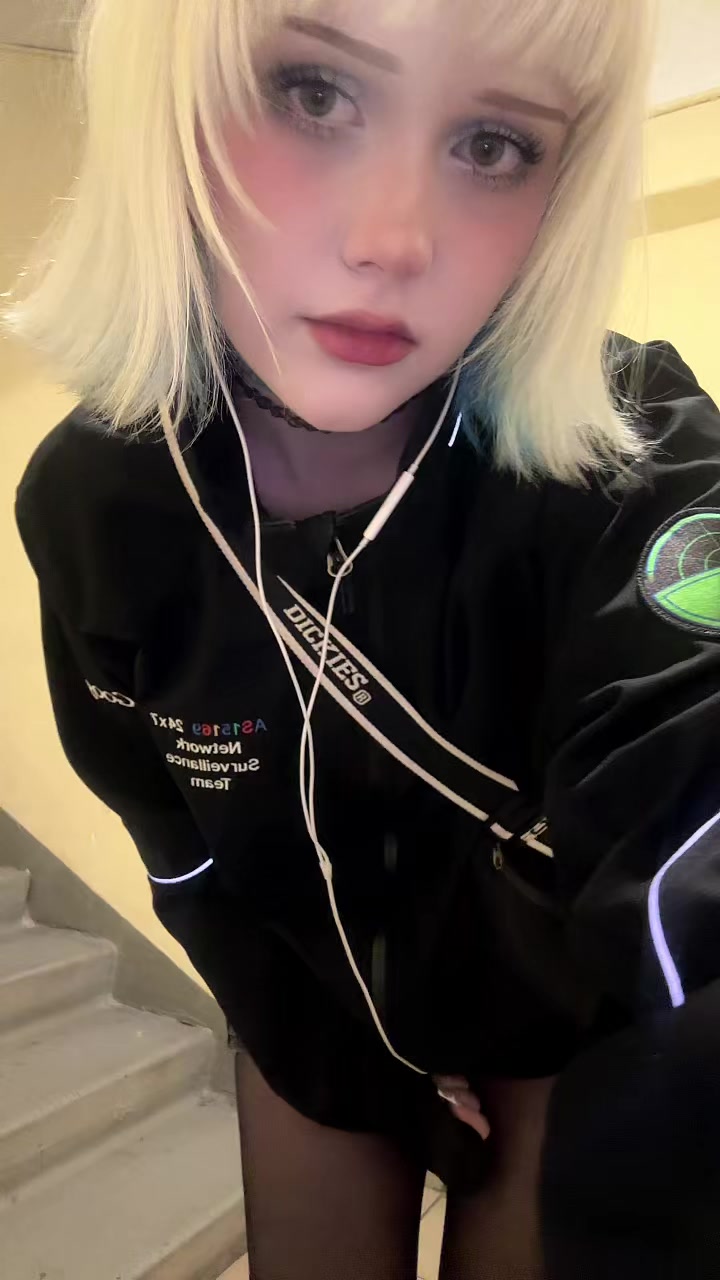 @эллчка мивчи🐰