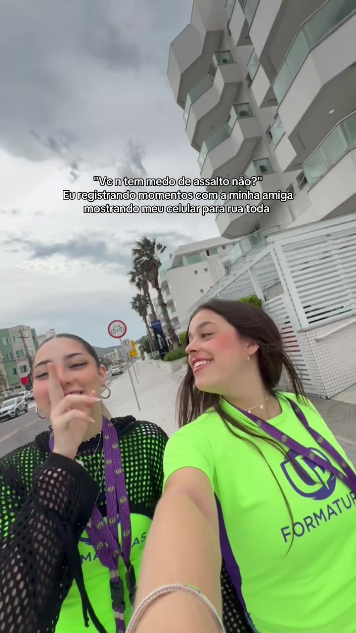 @anacminucelli