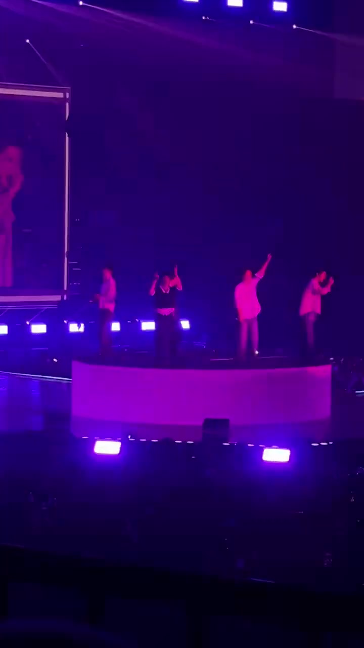 @🤸