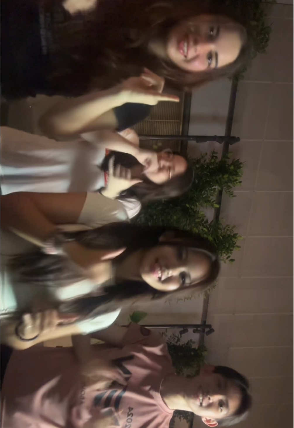 @X.xnia