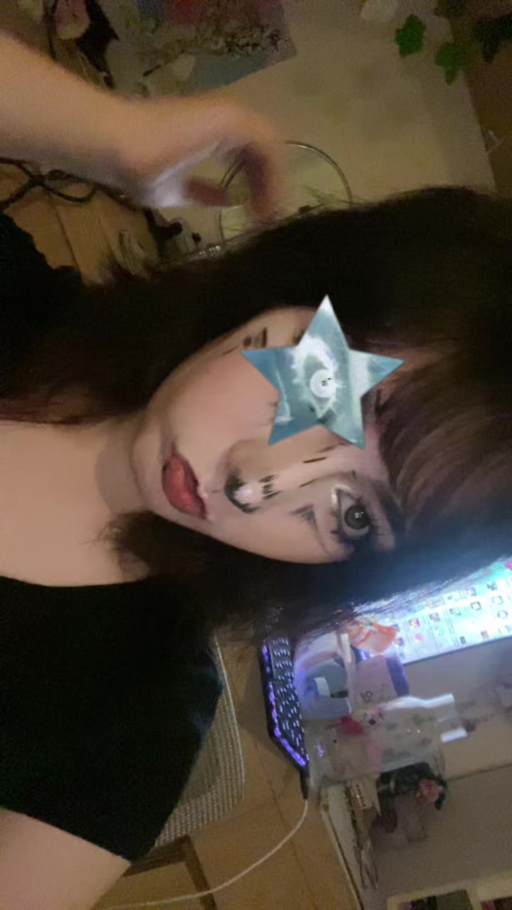 @mel_alien0