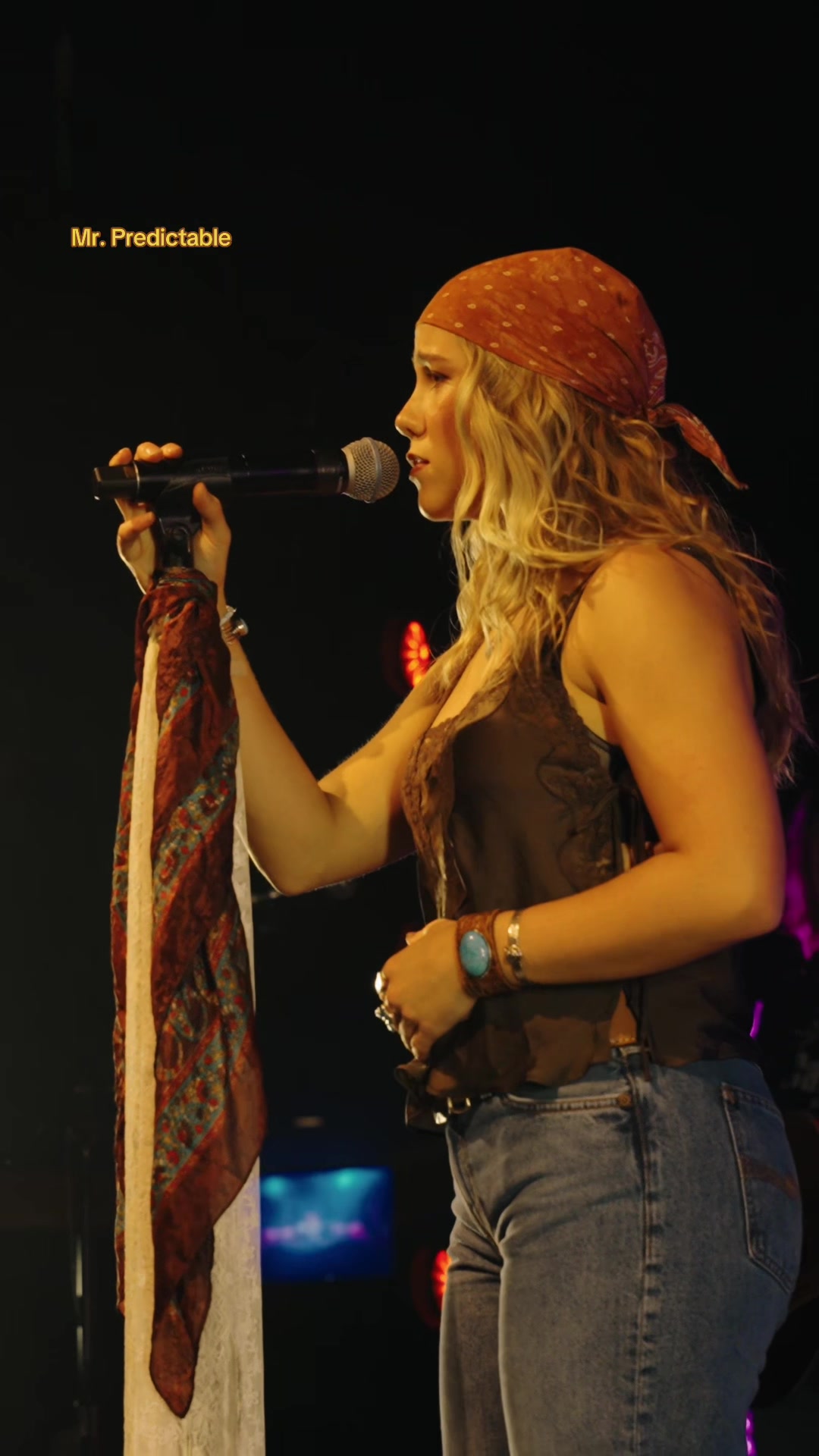 @averytourfan