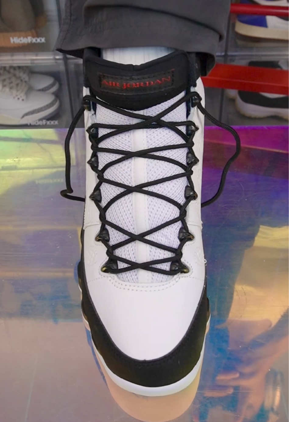 @Lacedsneaker