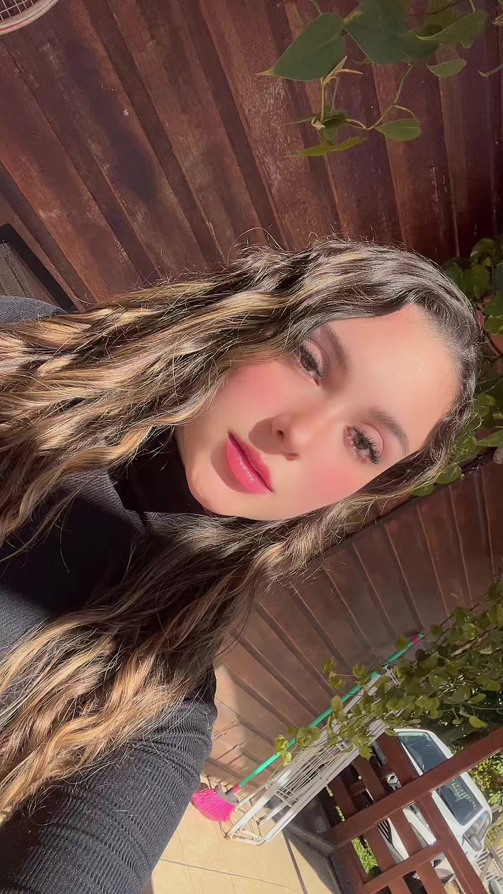 @laura_zimpek