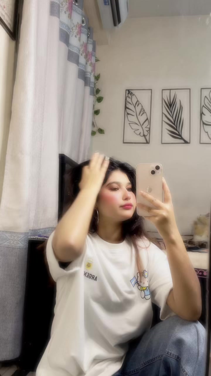 @N E H A ✨