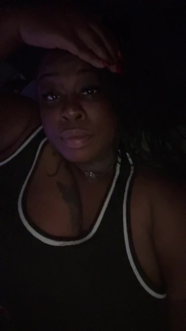@AmomentWithDanni