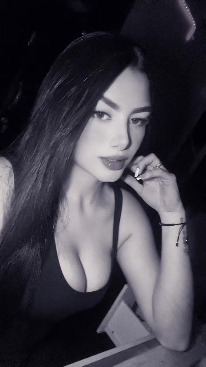 @𝑹𝒐𝒙𝒂𝒏𝒂💋