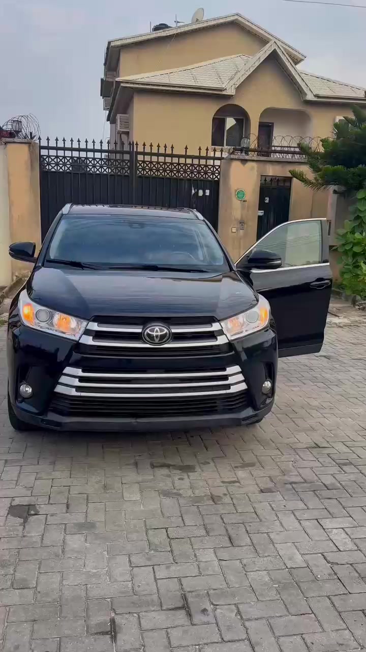 @RealVentureAutos