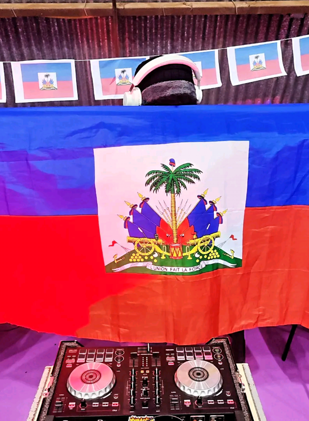 @DJ Buzz🎧 Haiti🇭🇹🇧🇷🇺🇸🦁