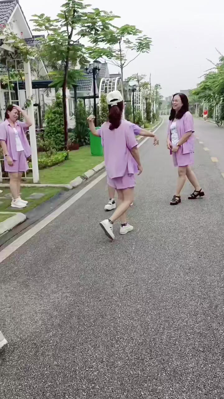 @Hoàng Thùy Yoga💯