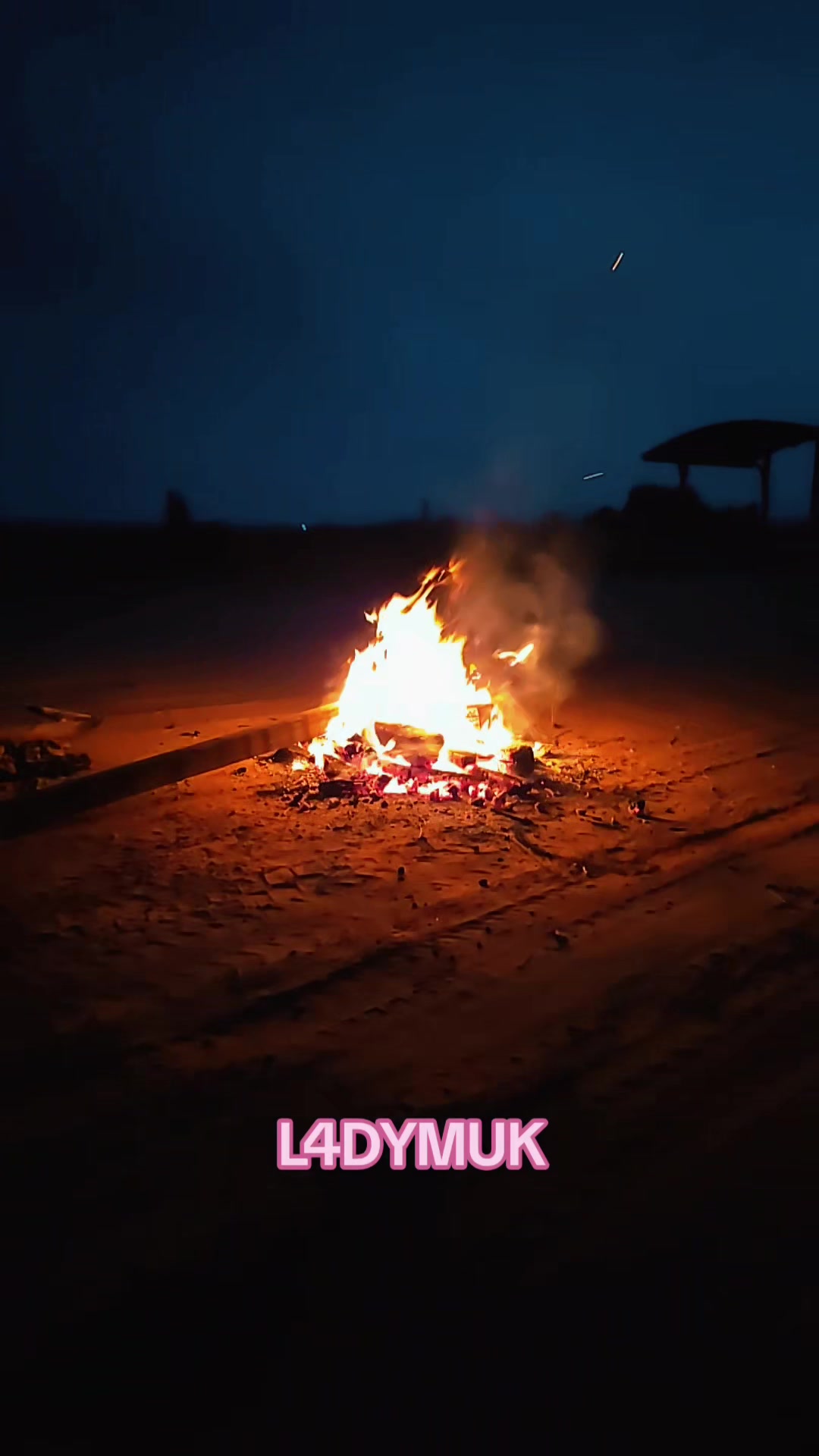 @L4DYMUK