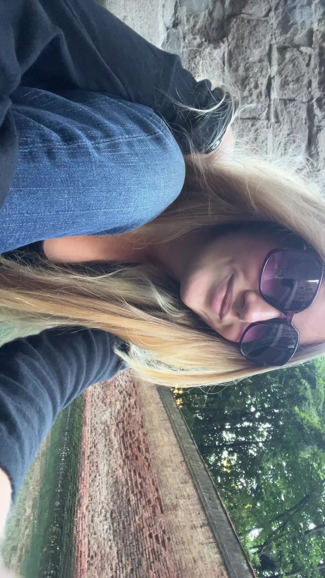 @Dumb_blonde