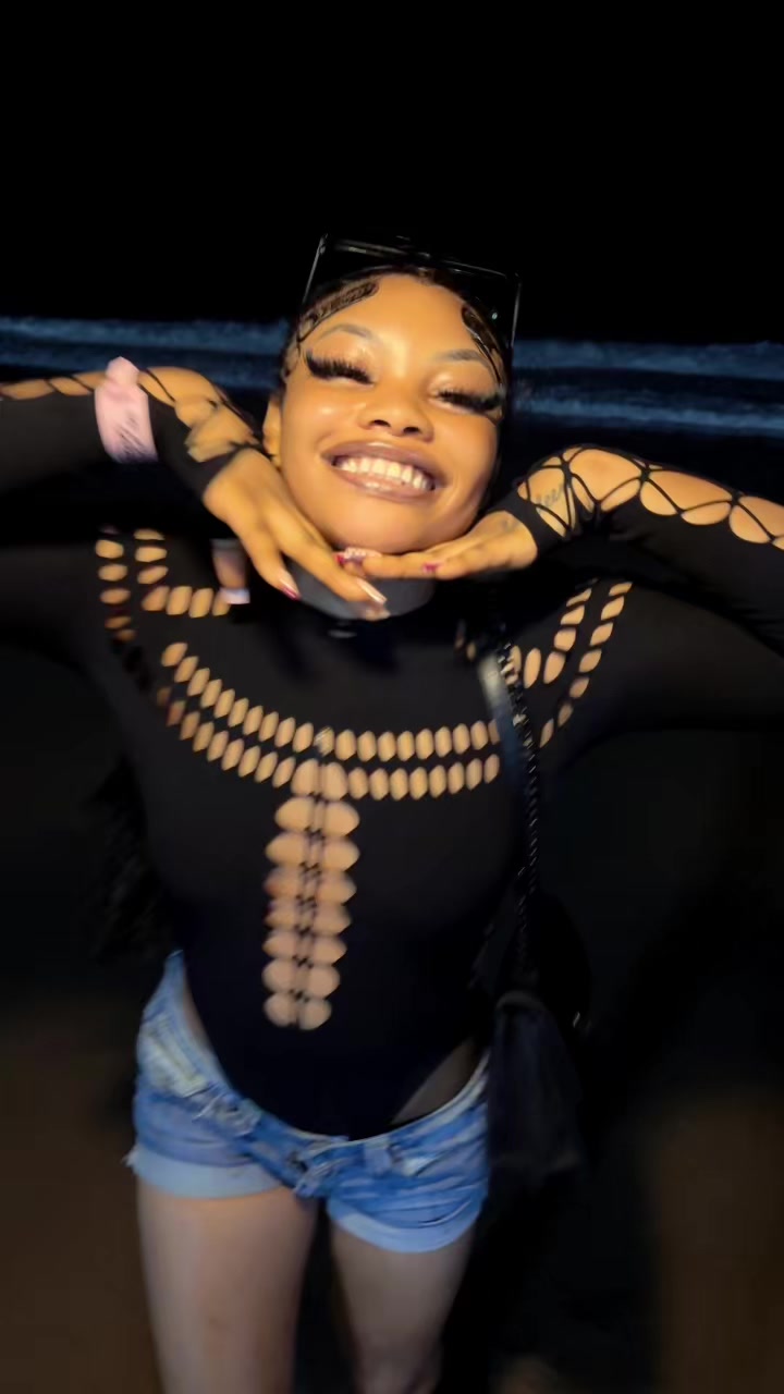 @ROSHEEDAT🎀🥂🌸❤️
