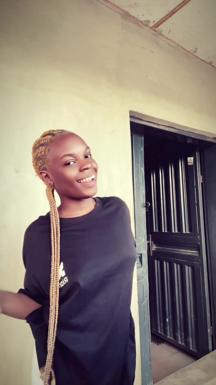 @OLUWATOYIN🖤