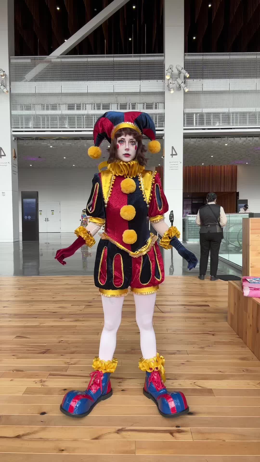 @✨clown town✨