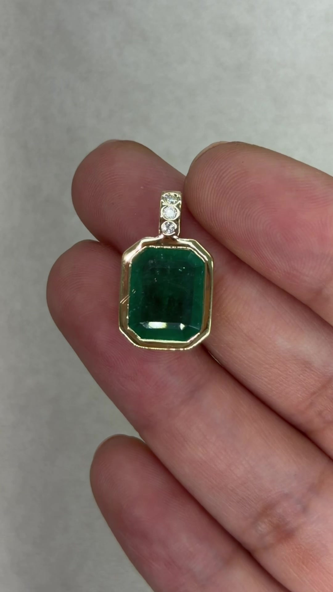 @JR Colombian Emerald
