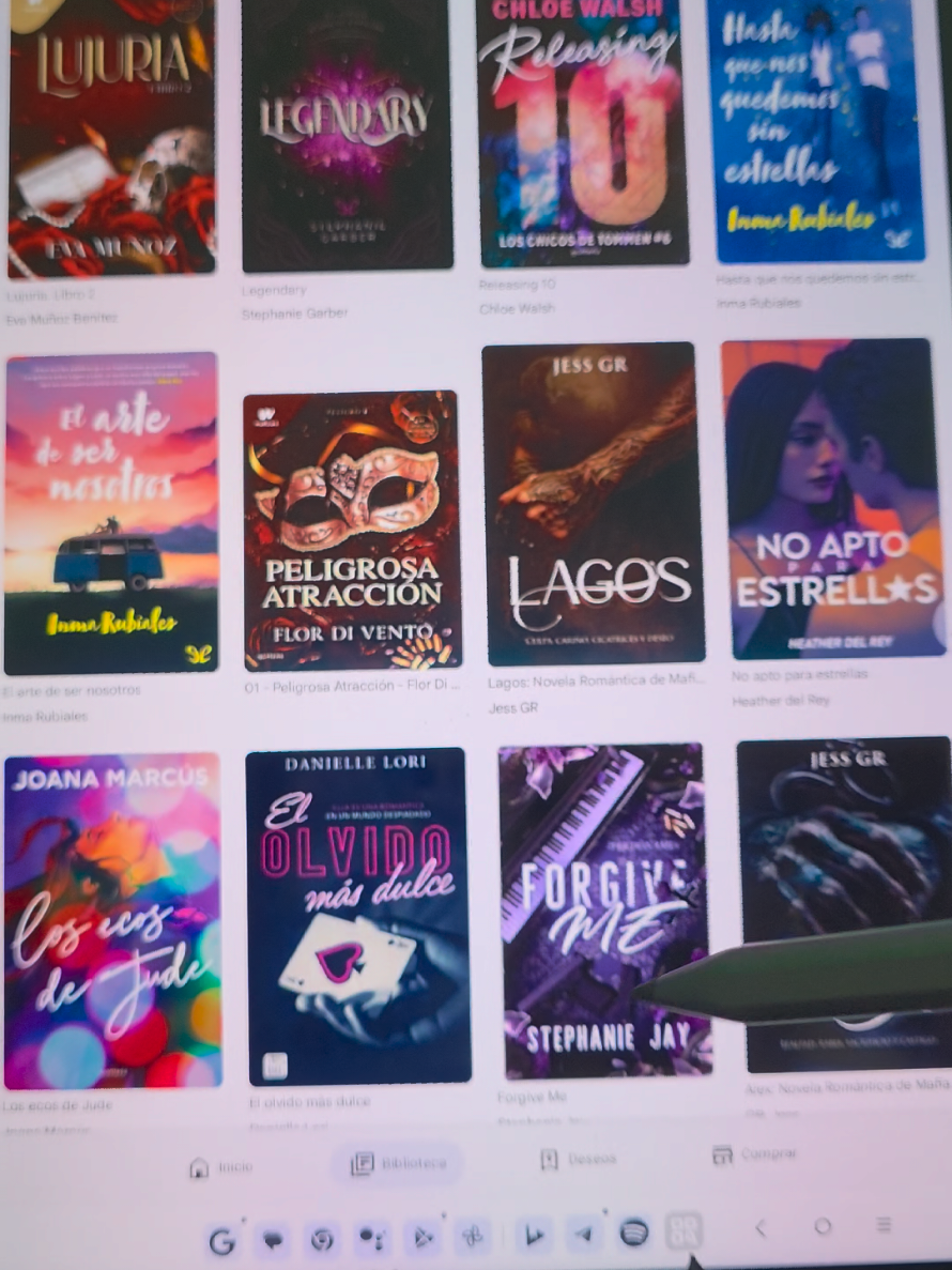 @Luuu_BookTok 📚✨