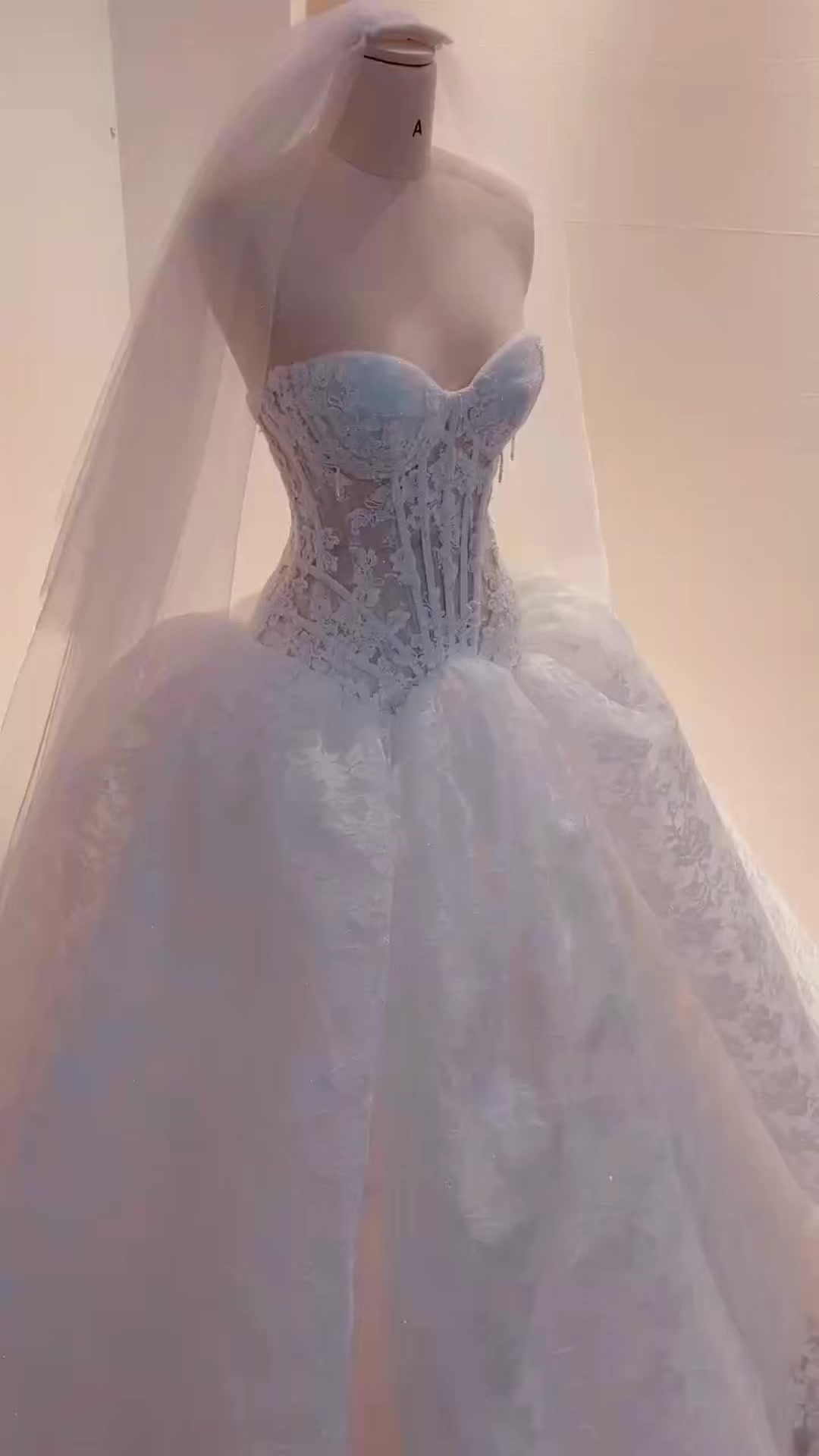 @phuongtrang_weddi