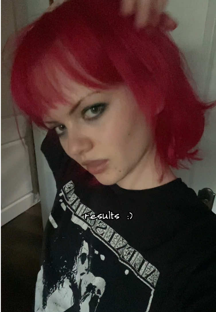 @ella☠︎︎