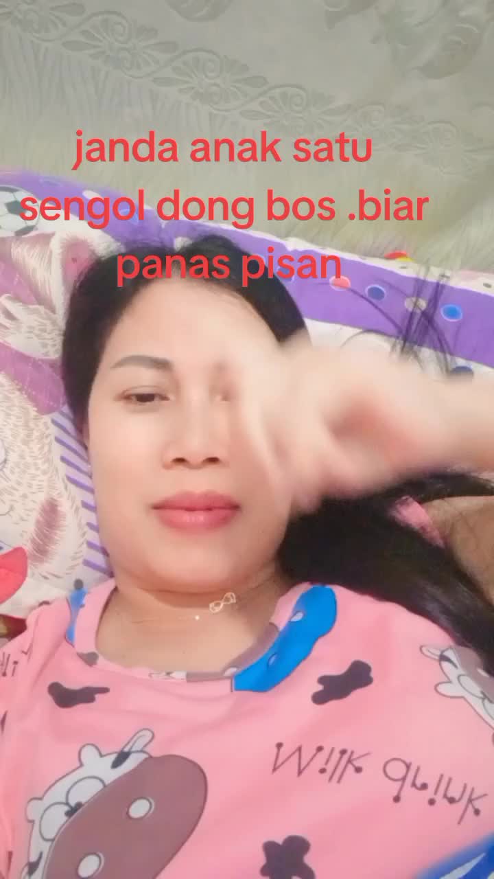 @Janda kembang merah.