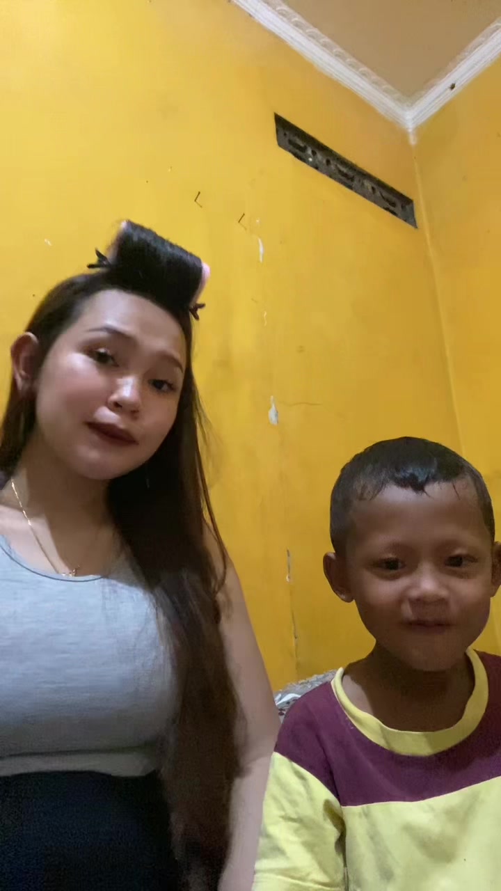 @YulianaLarasati