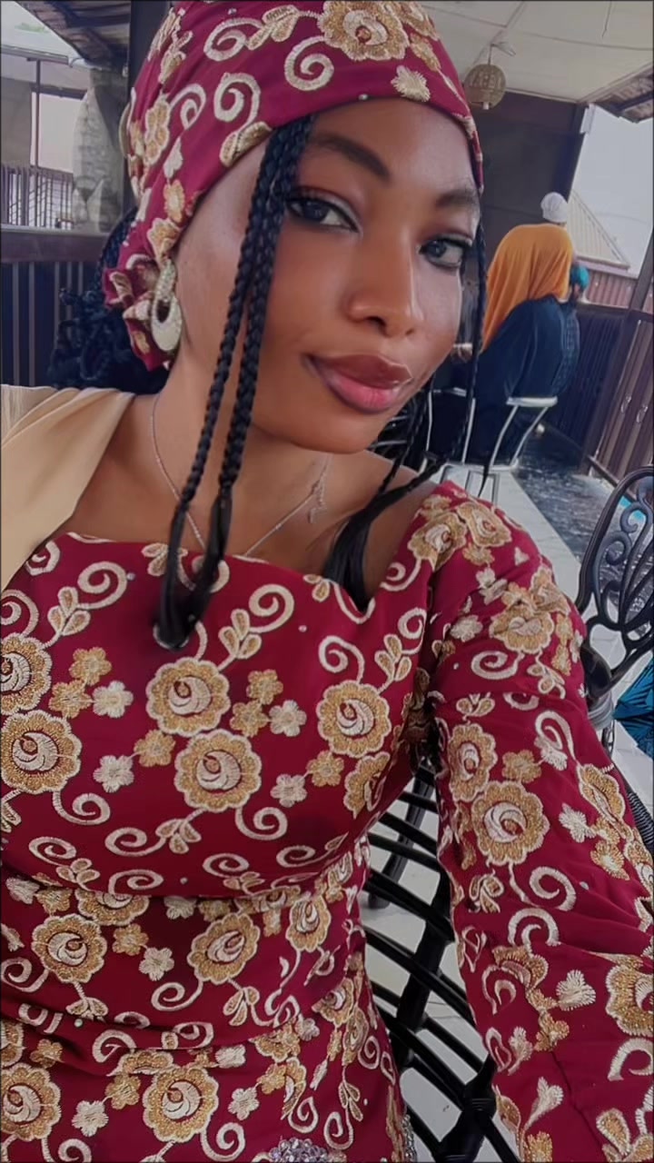 @🎀👩
