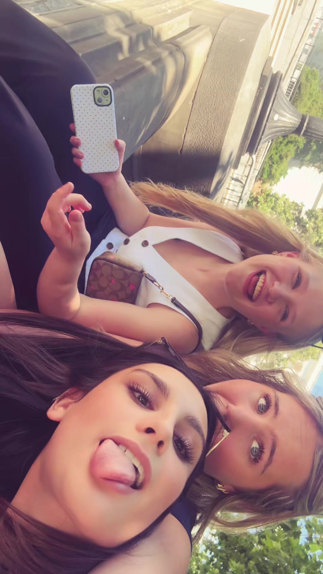@Liv