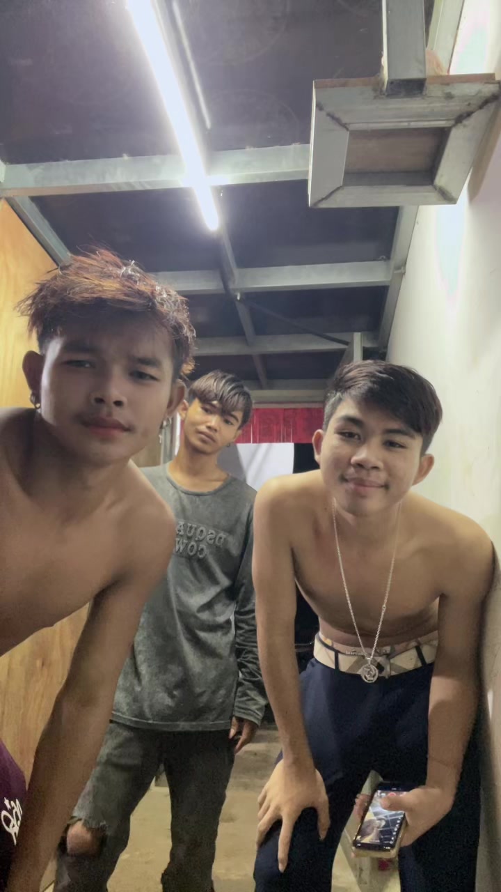 @បូរ ទំនើង