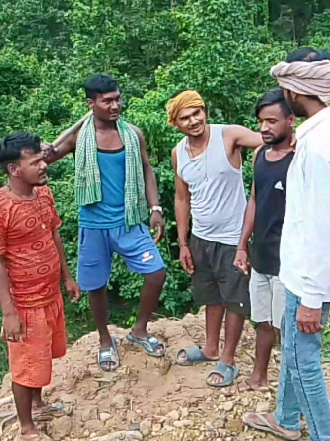 @꧁•👑सनातन_हिन्दू 💪⊹•꧂🚩🚩🚩