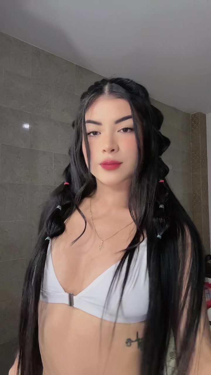 @Selena  Buste