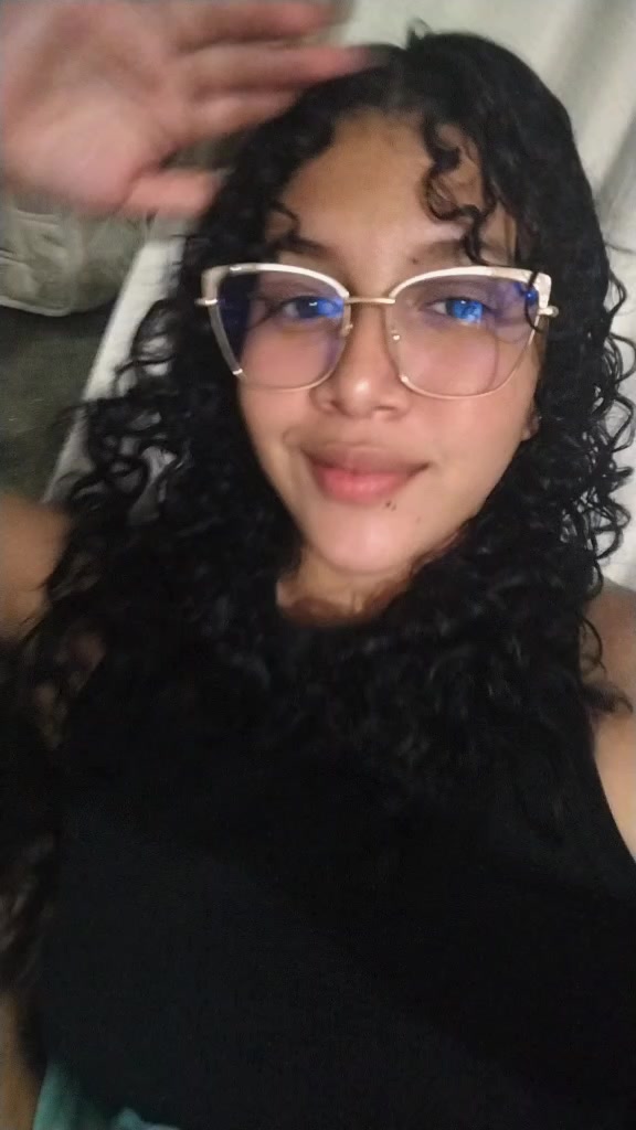 @Mónica🖤.