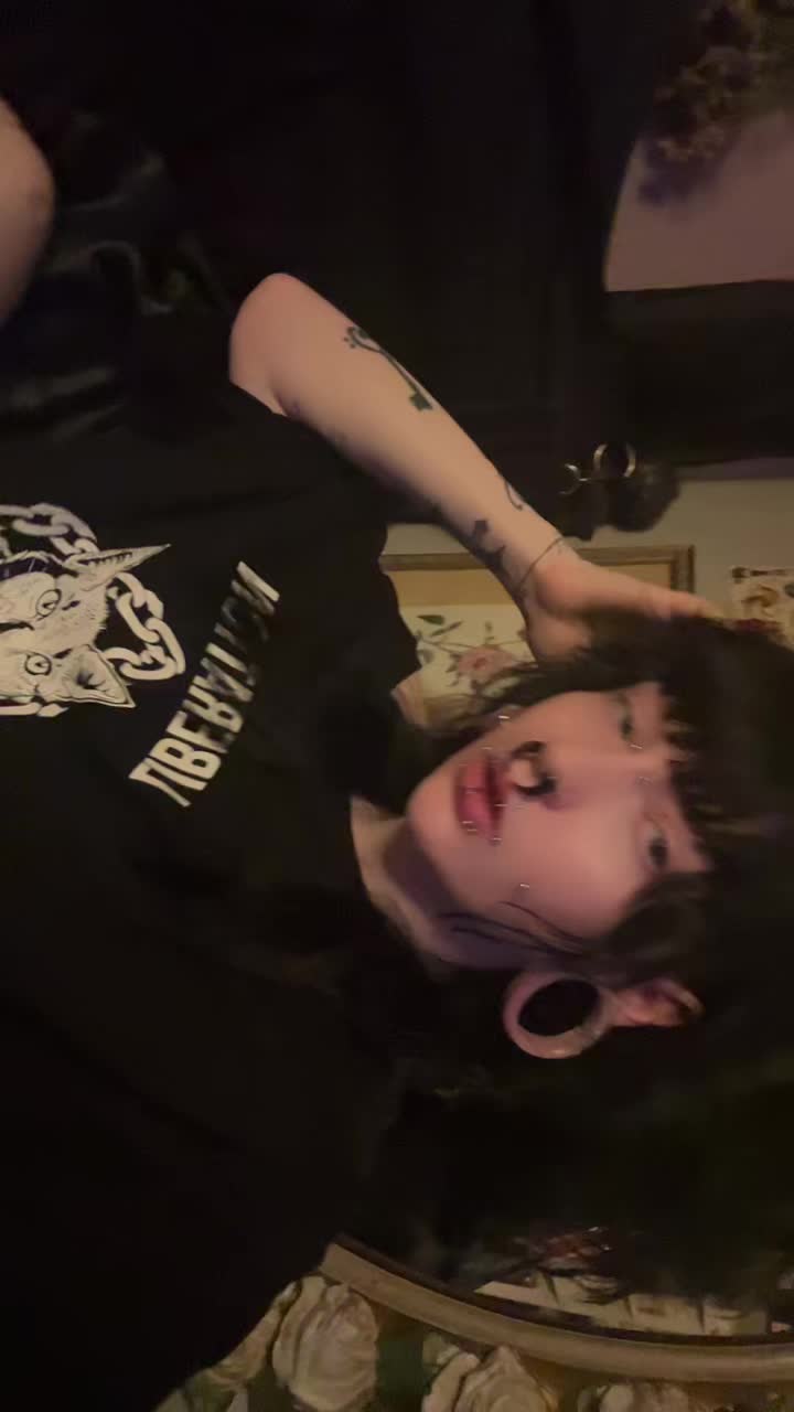 @audreysaysmeow