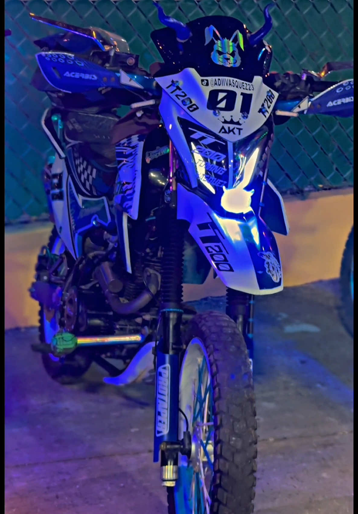 @Adiel V&aacute;squez🫧
