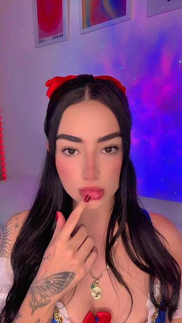 @𝐌𝐢𝐥𝐚🐰💕
