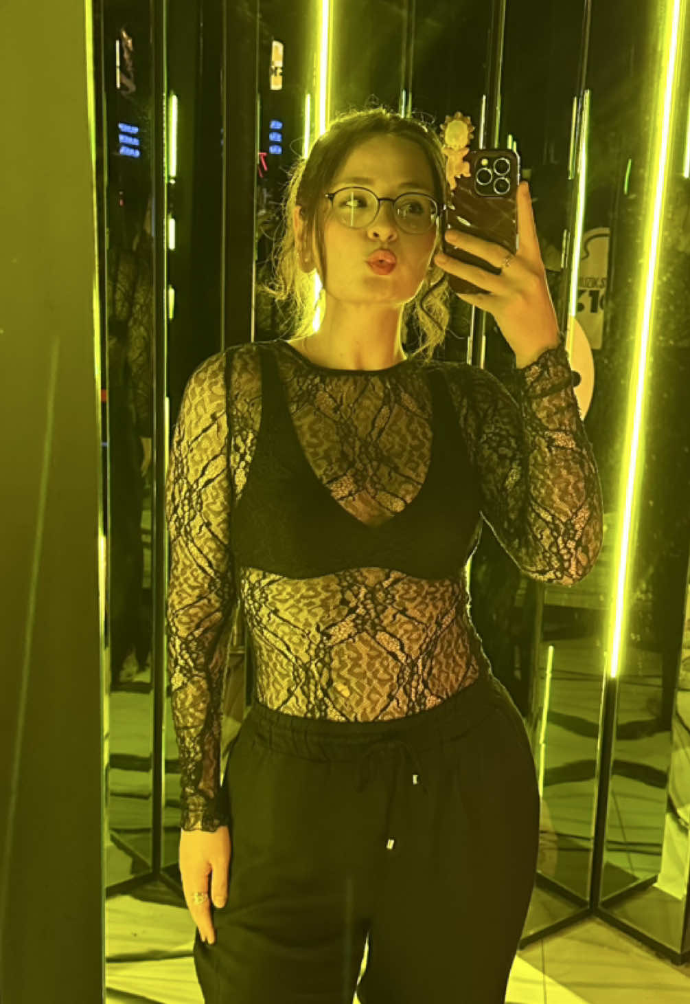 @Zeyneporhann