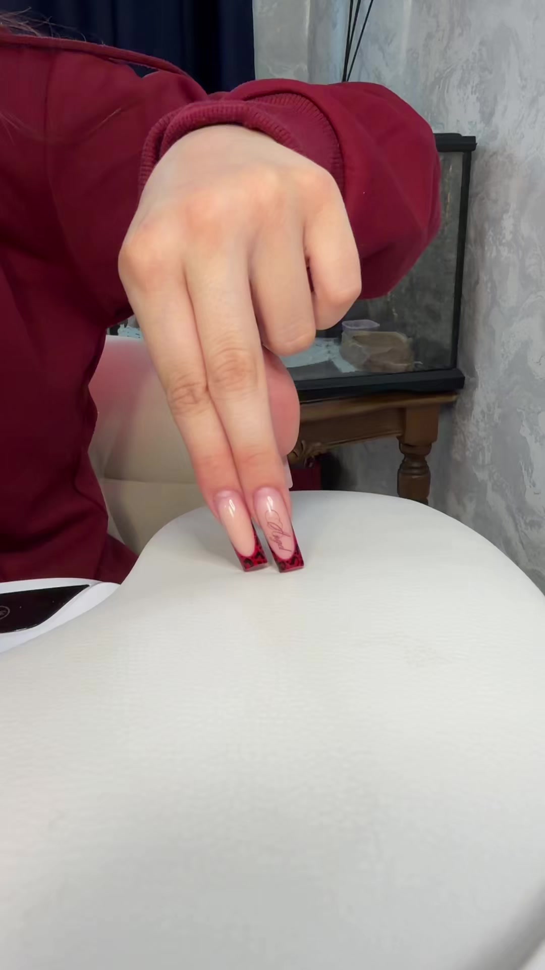 @valerias.nailss