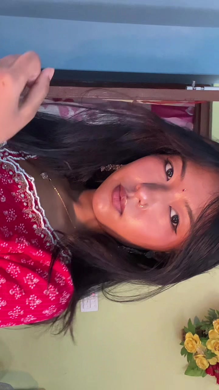 @•