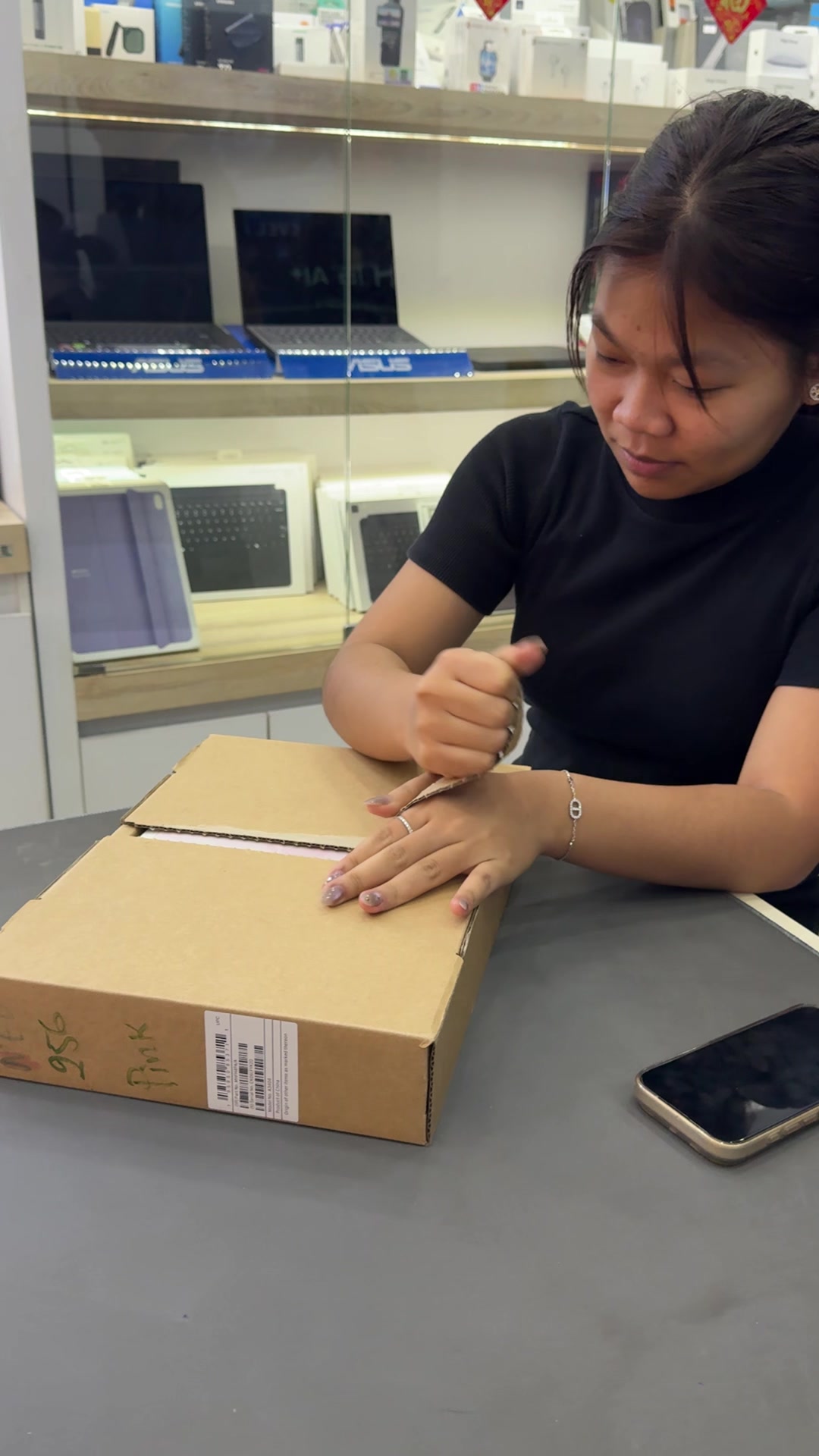 @Beckie Deal Computer បេកគីឌៀល