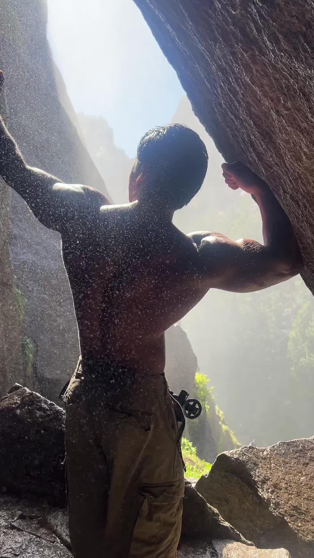 @damianiszn