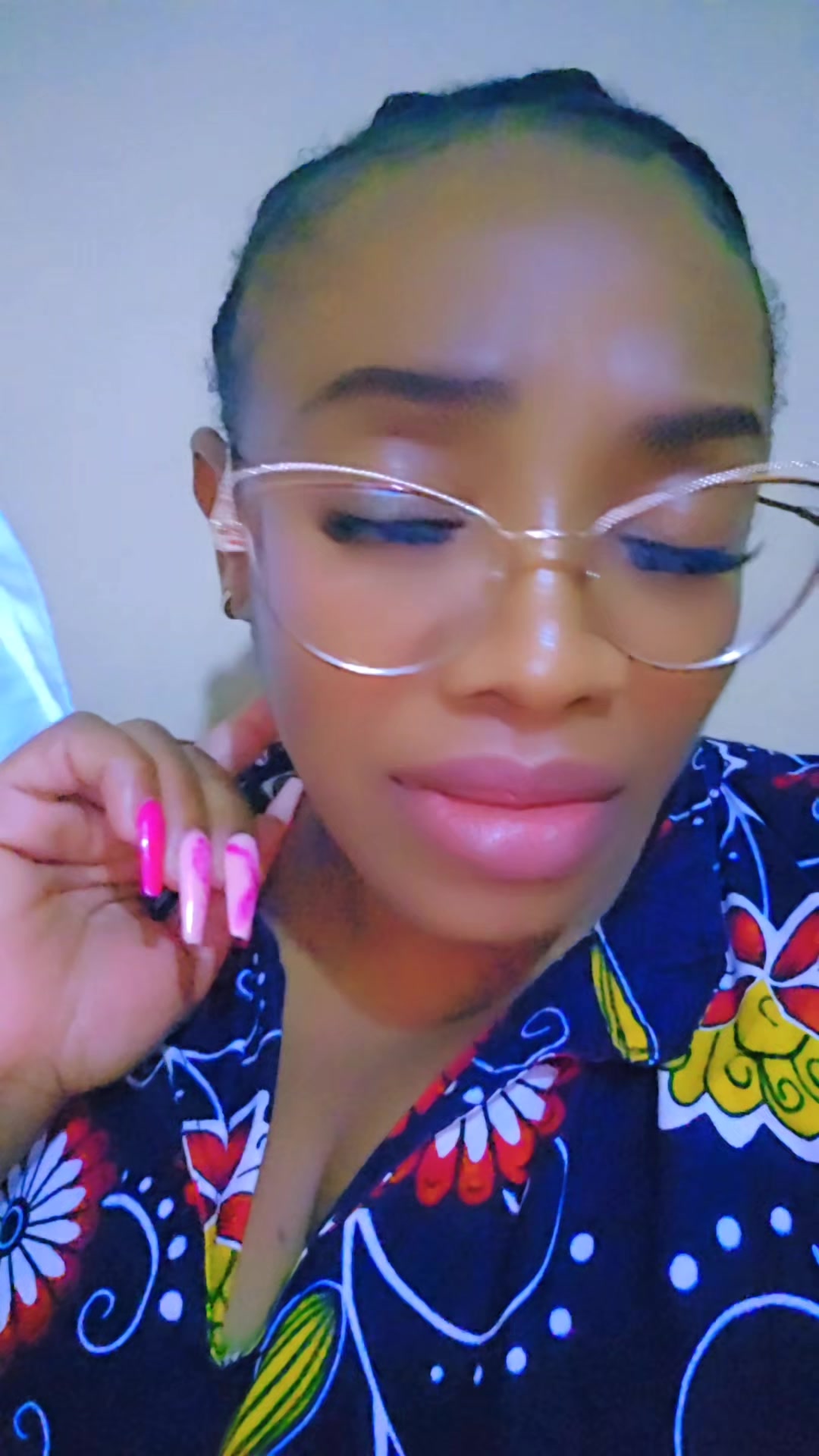 @LIzz Wangui