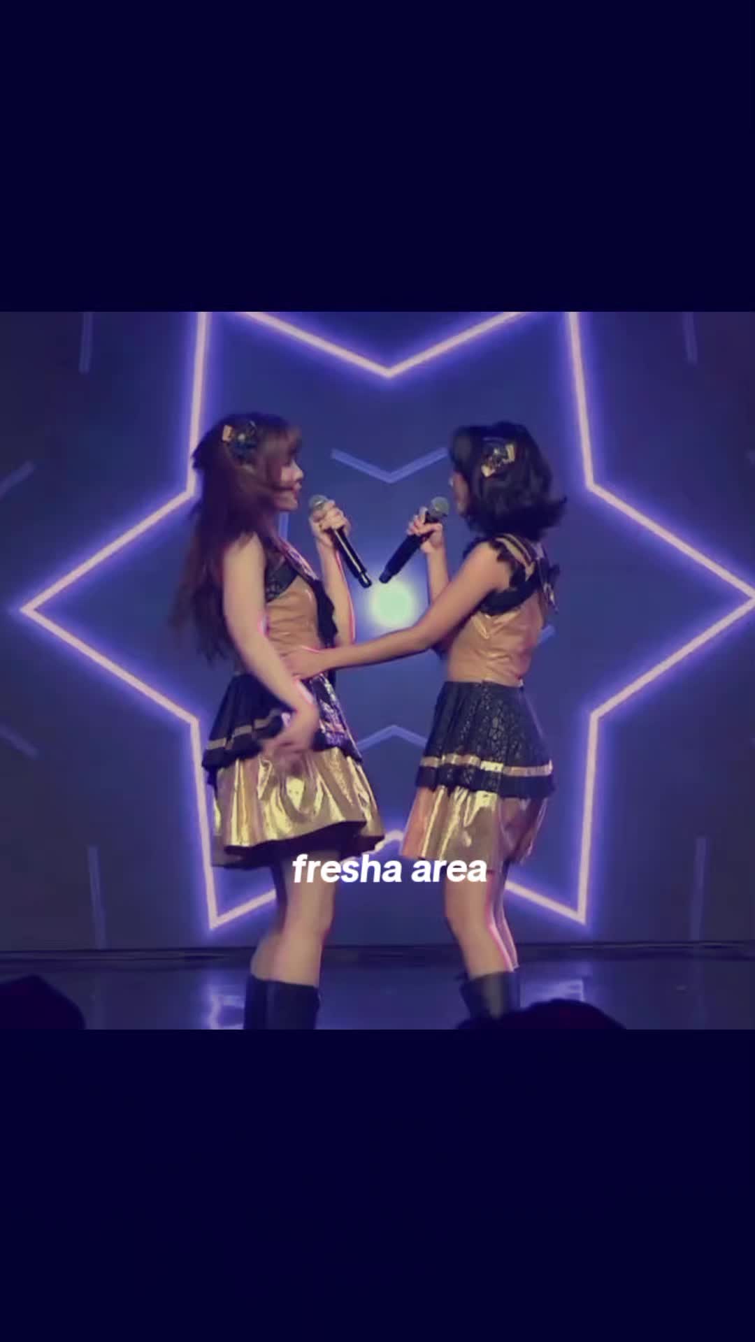 @𝘳𝘢𝘯𝘥𝘰𝘮𝘭𝘺 😼