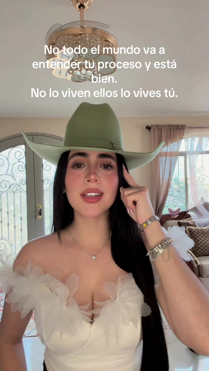 @𝑁𝑎𝑡𝑎𝑙𝑖𝑒