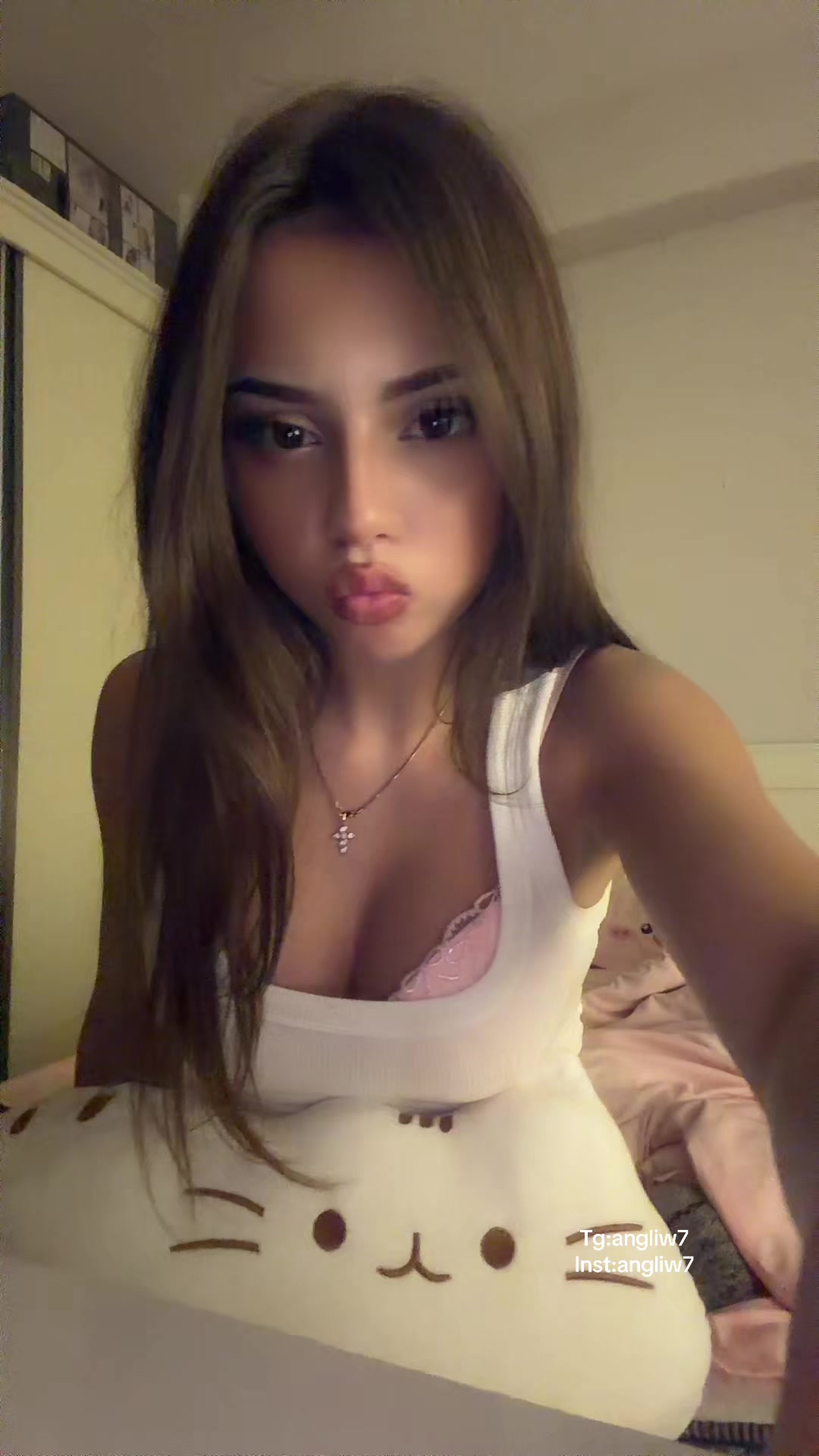 @Angliw5