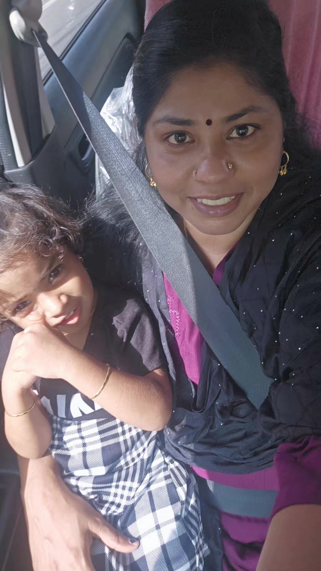@മൂക്കുത്തിപെണ്ണ്❤️