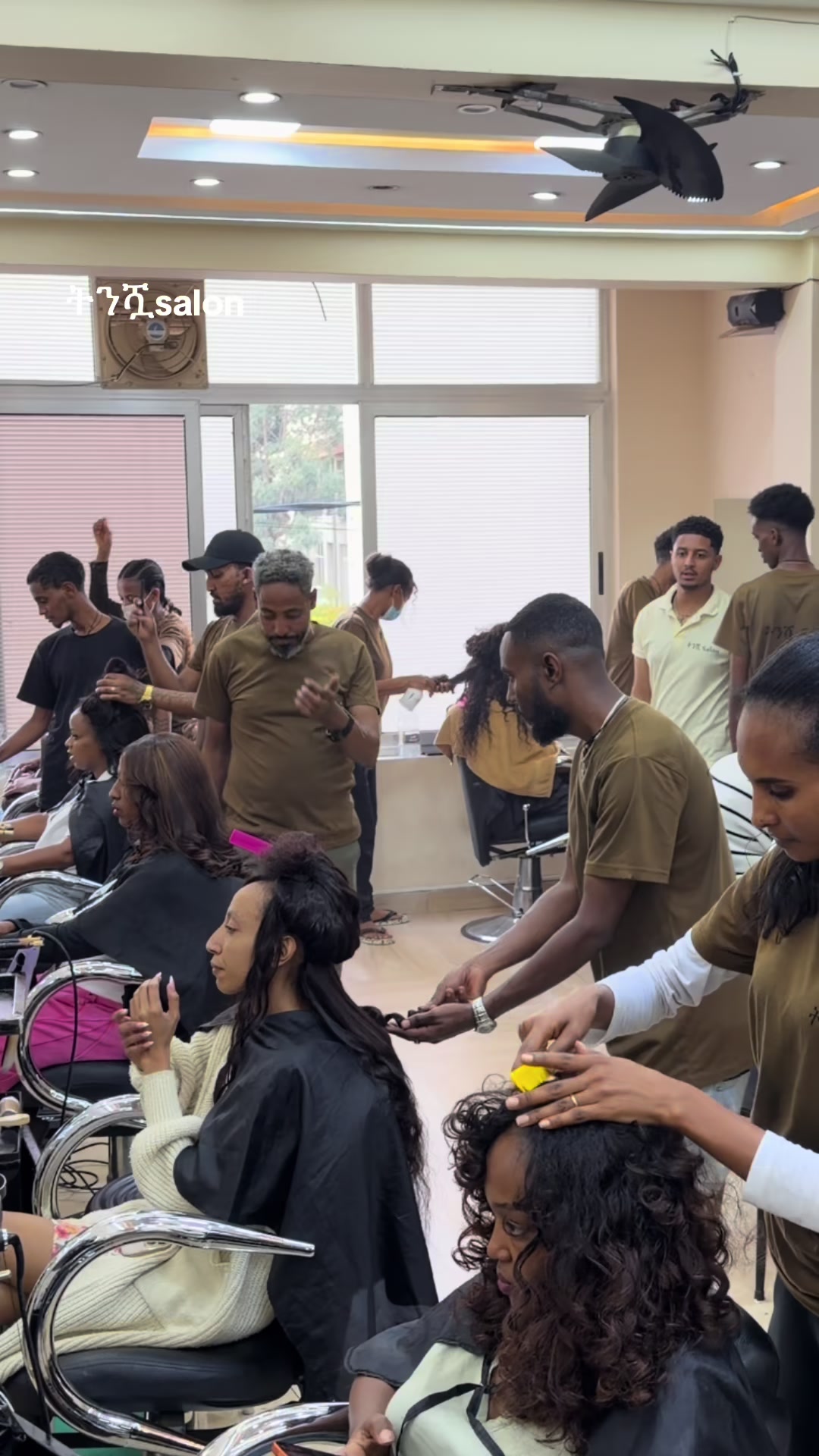 @Tommysimple-make up ትንሿ salon