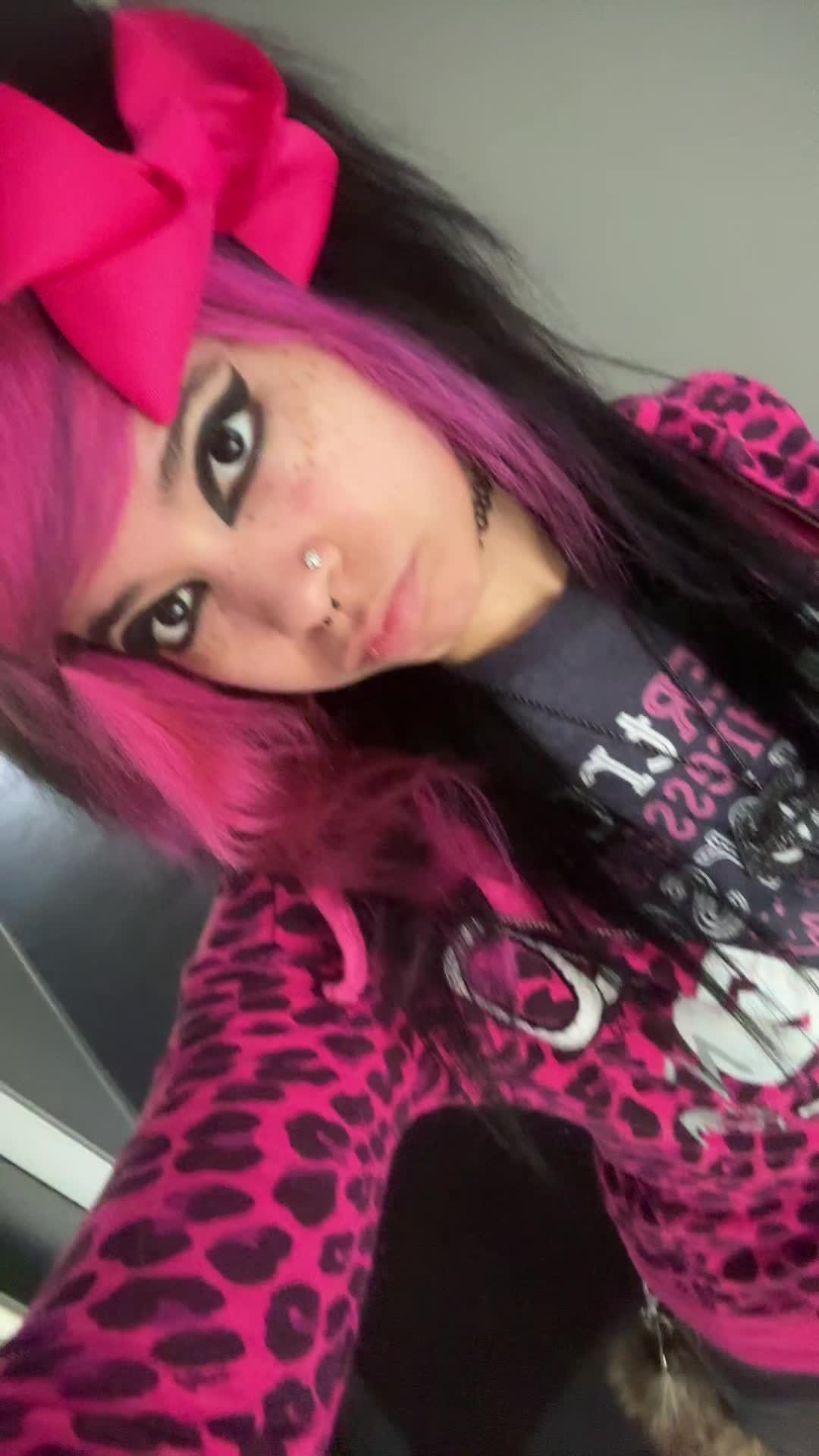 @pinktwi