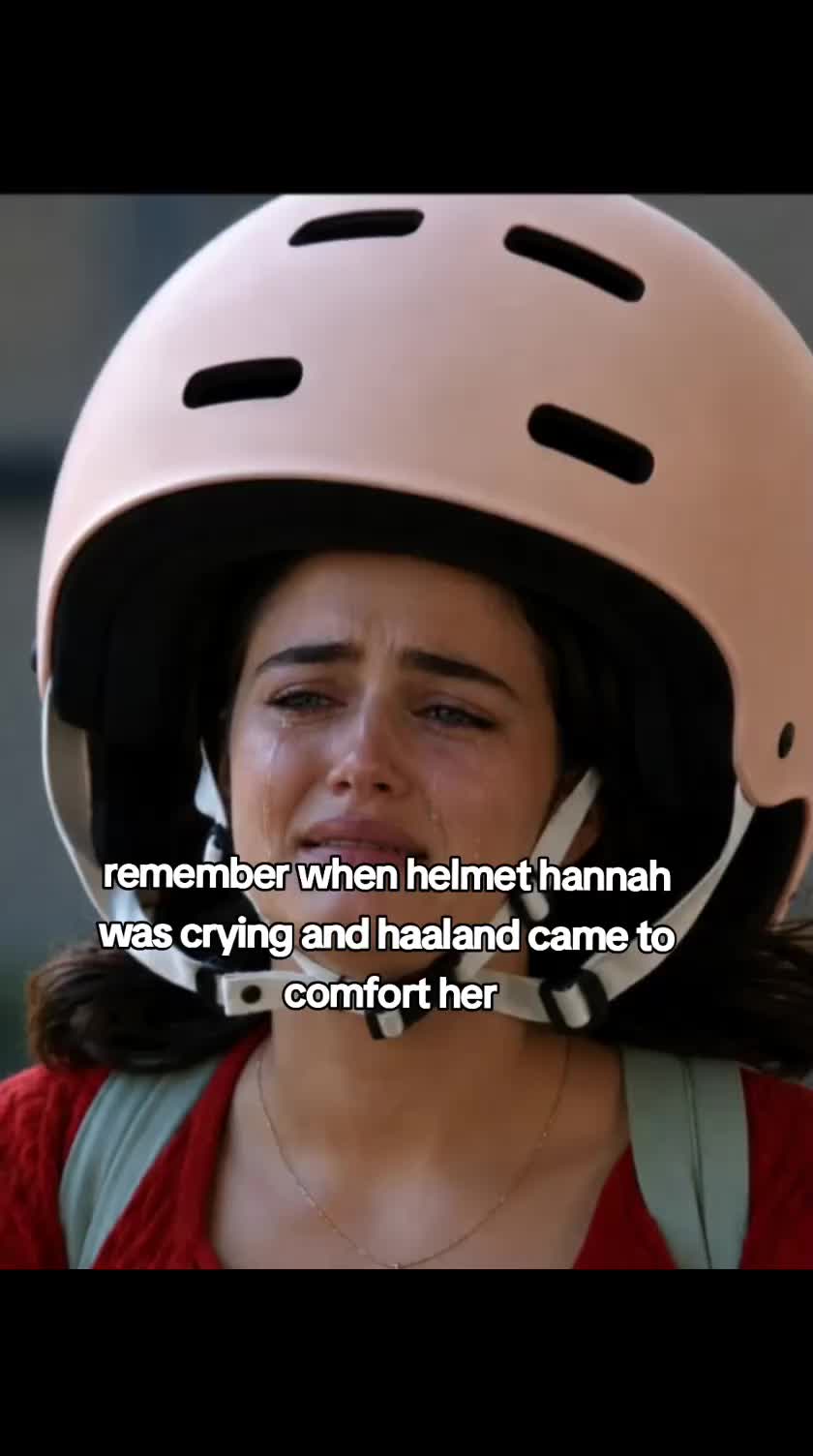 @THE OFFICIAL HELMET HANNAH